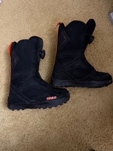 2Y (Big Kids / Youth) Thirty Two Kids Boa Snowboard Boots (Used)