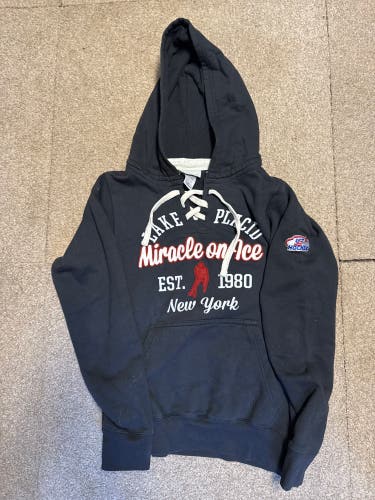 MIRACLE ON ICE 1980 USA HOCKEY LAKE PLACID HOODIE - Men’s Small, lightly used