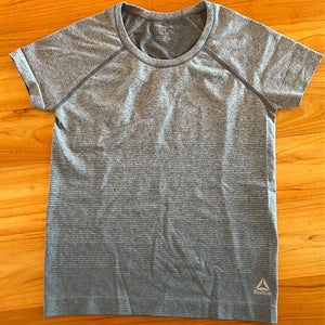Gray Sports Kids Unisex Reebok Shirt (Used)