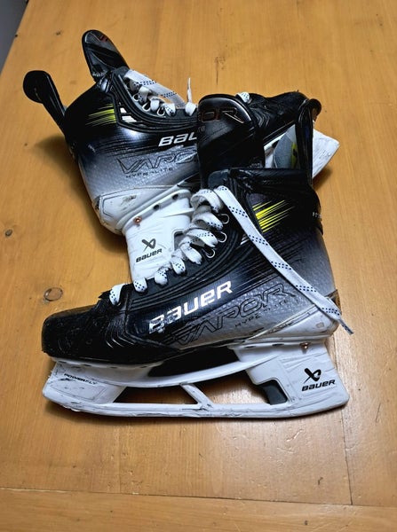 Bauer Vapor Hyperlite 2 Hockey Skates Regular Width Pro Stock 7.5