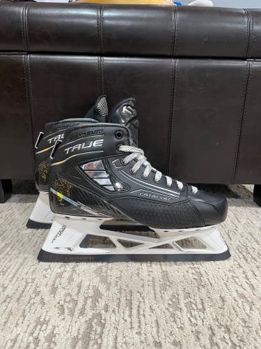 Size 8D True Catalyst 9X4 Goalie Skates with Bauer holder