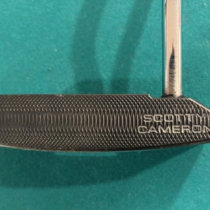 Black Men's 2016 Scotty Cameron Blade 2016 Select NP 2 Notchback Right Handed Putter 35" (Used)