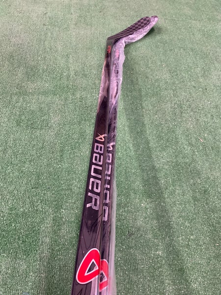 2-Pack Senior Bauer Vapor League Hockey Stick Right Handed P28 70 Flex Pro Stock (New)