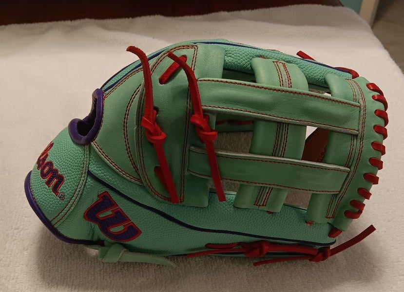 2025 Wilson RH Outfield A2000 Baseball Glove 12.5" (New)