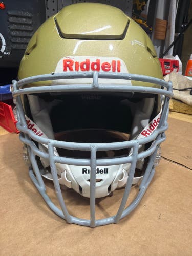 USED RIDDELL FLEX ADULT HELMET - LARGE - VEGAS GOLD