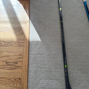 Senior Bauer AG5NT Right Handed Hockey Stick 77 Flex (Used)