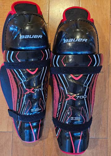 Bauer Vapor X700 Senior Hockey Shin Pads 15” – Tapered Fit – Excellent Condition (Used)