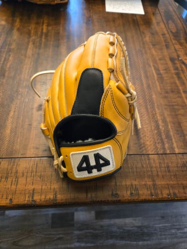 44 Pro RH Infield Classic Series Baseball Glove 11.5" (New)