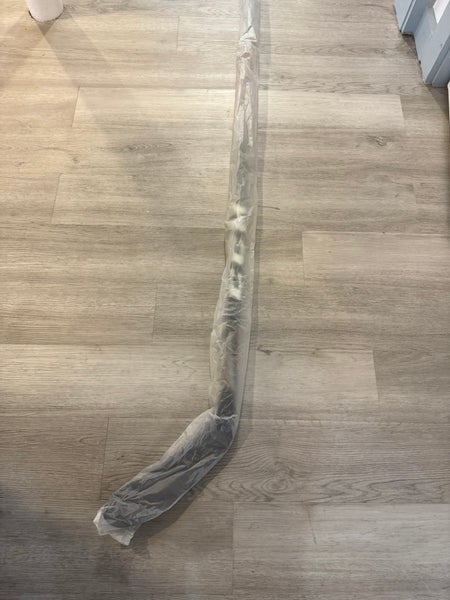 Senior CCM JetSpeed Team Right Handed Hockey Stick P28 85 Flex (New)