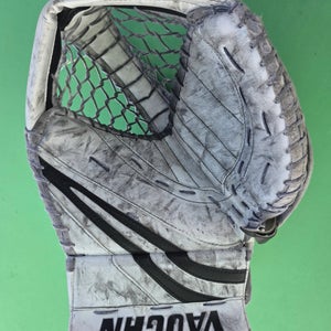 Intermediate Vaughn Ventus SLR Pro Goalie Glove Regular