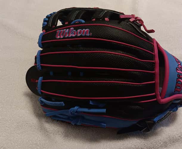 2025 Wilson RH Outfield Baseball Glove 12.25" (New)