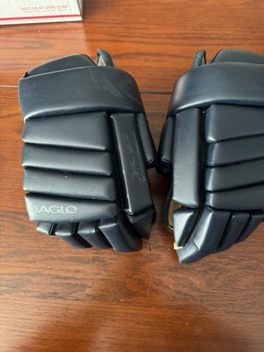 Eagle X70 Gloves 14" (Used)