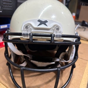 USED XENITH X2E+ YOUTH FOOTBALL HELMET - LARGE - WHITE