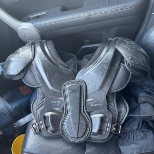 Large Adult Xenith Velocity 2 Shoulder Pads (Used)