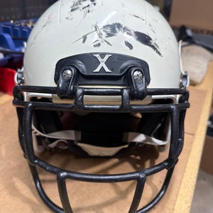 USED XENITH X2E+ YOUTH FOOTBALL HELMET - LARGE - WHITE