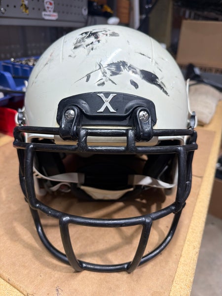 USED XENITH X2E+ YOUTH FOOTBALL HELMET - LARGE - WHITE