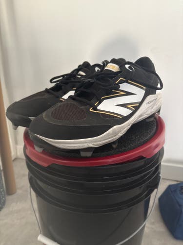 Men's Size M 11.0  New Balance 3000 v7 MCS Molded Cleats(Used)