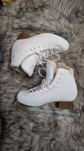 Risport Royal Pro Size 245 Figure Skates with MK Professional freestyle blades