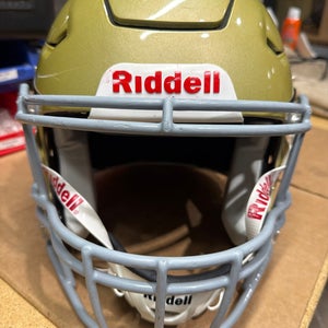 USED RIDDELL FLEX ADULT HELMET - MEDIUM - VEGAS GOLD