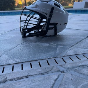 ** Cascade CPV-R Helmet ** ( used like new has steeze tilt )