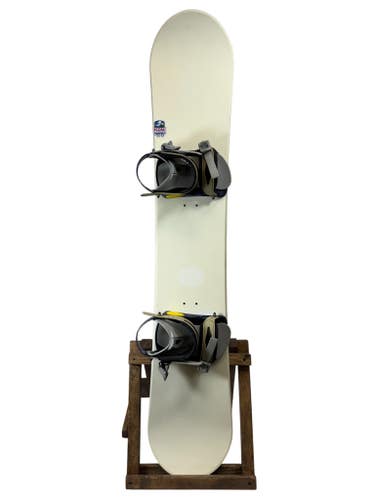 149cm Snowboard w/ Vengeance Bindings