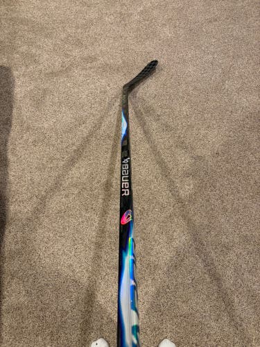 Senior Bauer Vapor FlyLite Right Handed Hockey Stick P92 77 Flex Pro Stock (Used)