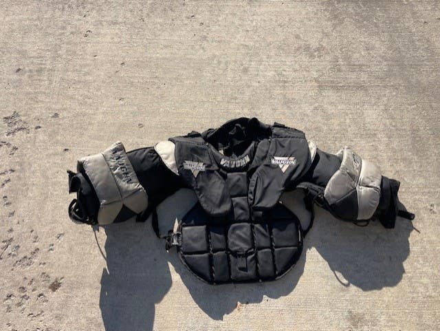 Large Vaughn XP Goalie Chest Protector (Used)