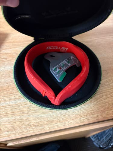 Size 16 Red Q Collar (New)