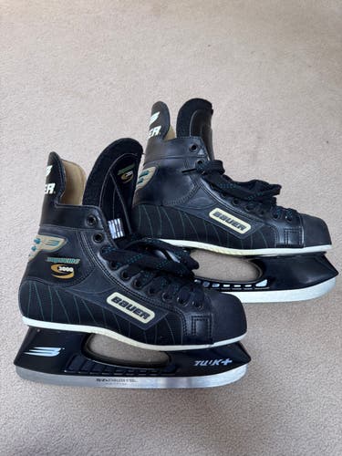 Bauer Supreme 3000 Hockey Skates C Width 7.5 (Used)