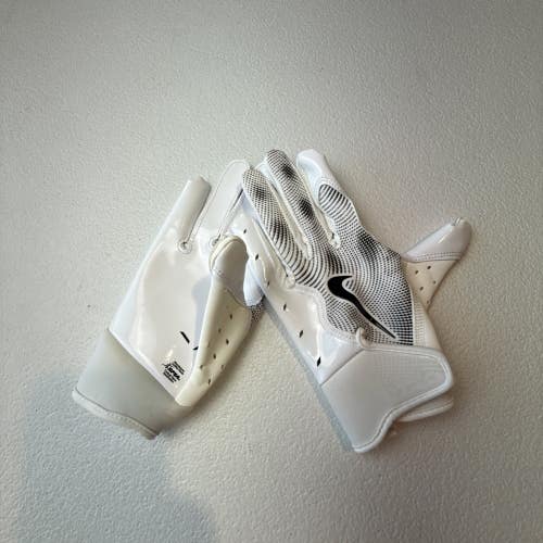 Nike Vapor Jet 8.0 Football Gloves Youth Small White/Black Color  (INV#26) READ