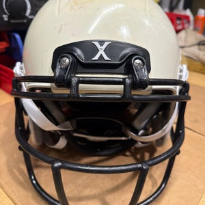 USED XENITH X2E+ YOUTH FOOTBALL HELMET - LARGE - WHITE