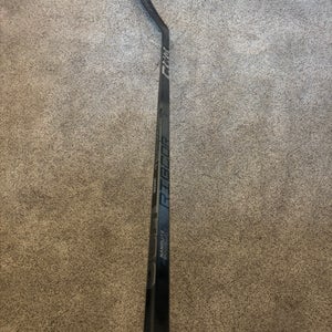 Henderson silver knights pro stock ccm trigger 8 pro 95 flex P92M stick.Bischoff. (used)