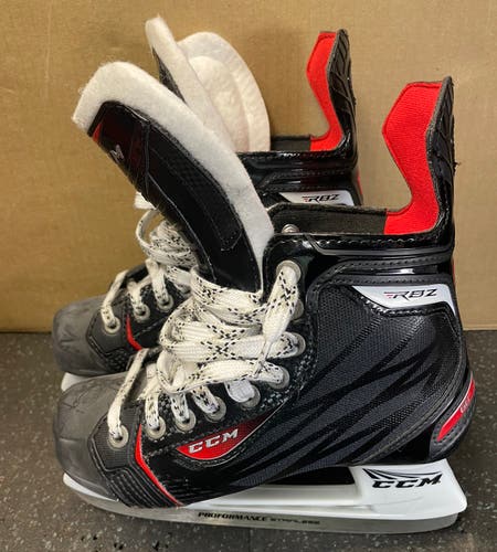 Used CCM RBZ 60 Hockey Skates 3D