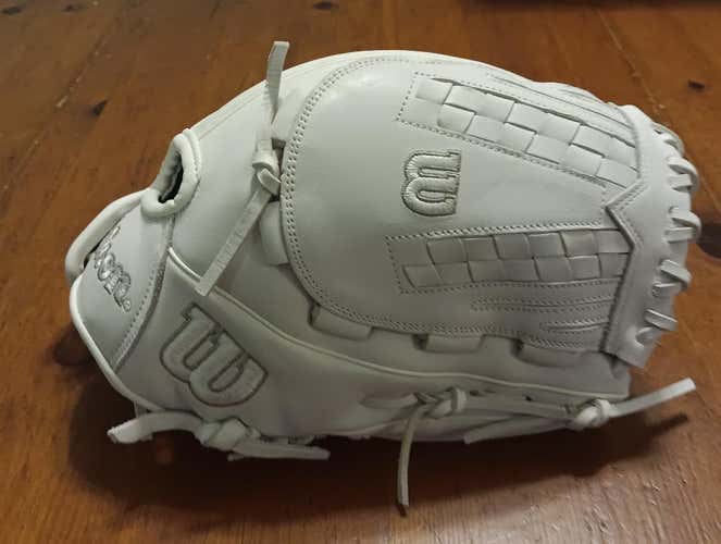 2025 Wilson RH Outfield A1000 Softball Glove 12.5" (New)
