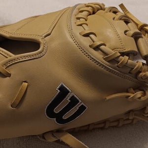 Wilson 33" CM33 A2000 Catcher's Mitt 2025