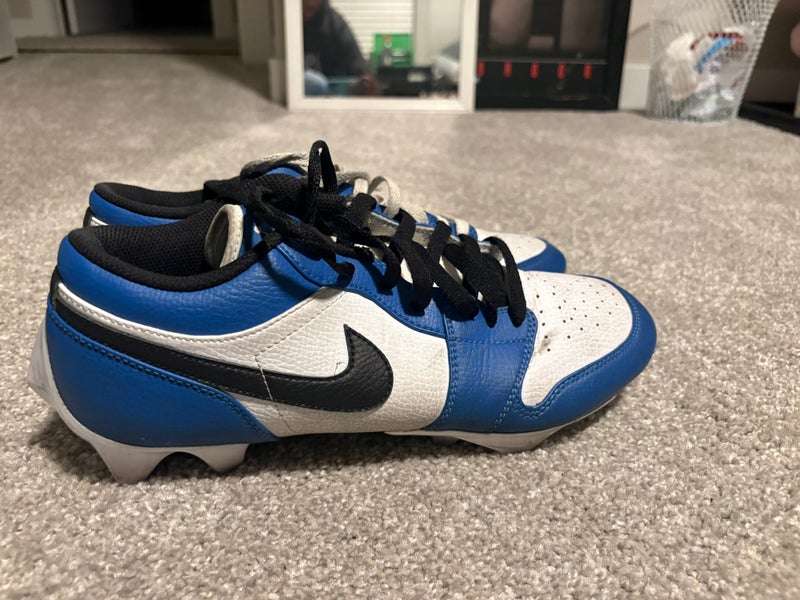 Unisex Size M 9.5 (W 10.5) Jordan (Used)