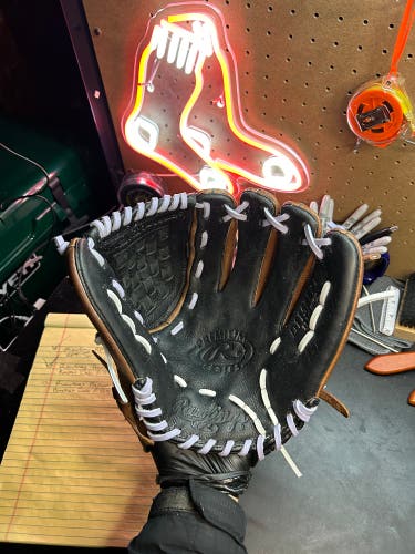 Rawlings Premium Series Baseball Glove RHT 11.5” (Conditioned & Relaced in Lavender/White)