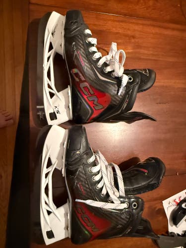 2025 CCM JetSpeed FT8 Pro Hockey Skates Regular Width Size 4.5 (Used)