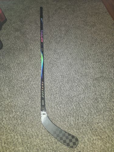 Intermediate Bauer Vapor Flylite Left Hand Hockey Stick P92 65 Flex (Used)