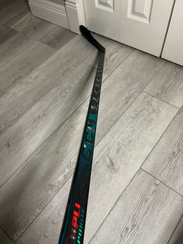 Intermediate CCM Vizion Left Hand Hockey Stick P28 65 Flex (Used)
