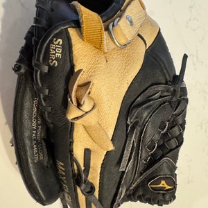 Mizuno RH Prospect Power Close Baseball Glove 10.75" (Used)