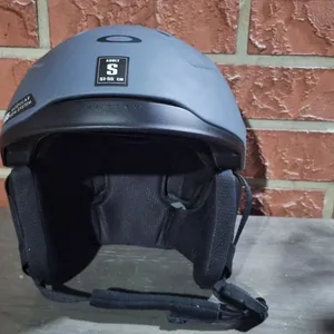 Men's Small Oakley MOD3 Helmet w/o tags (New) w/p̶a̶i̶r̶ ̶o̶f̶ ̶g̶o̶g̶g̶l̶e̶s̶
