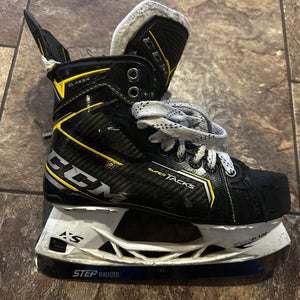 2016 CCM Super Tacks Hockey Skates Size 6 (Used)
