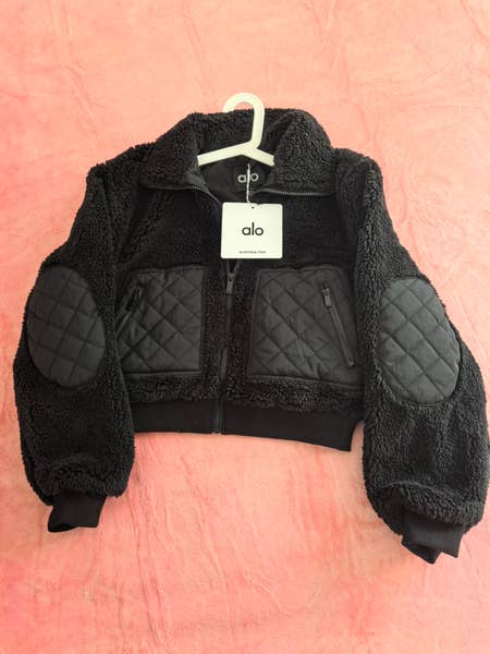 Alo Yoga Sherpa Edge Bomber Black Women's Small Jacket (New) | SidelineSwap  | Buy and Sell on SidelineSwap