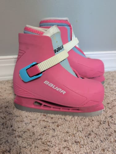Bauer L'il Angel Hockey Skates 10/11 (Used)