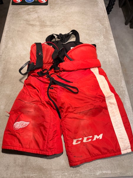 NHL Team Issued CCM Medium Detroit Red Wings Pants