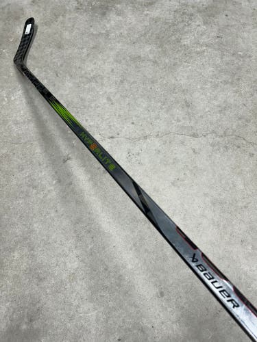 87 Flex P88 Senior Bauer Vapor Hyperlite2 Right Hand Hockey Stick (New) Pro Stock