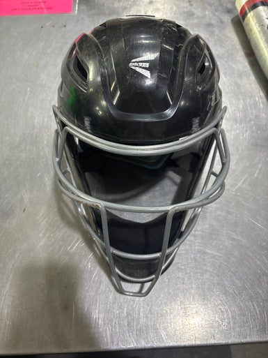 Used Easton GAMETIME 7 1/8--7 1/2 Catchers Helmet w/Mask Black LG 11605-S000212474