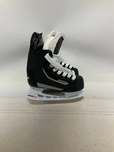 Used WinnWell AMP300 Youth Hockey Skate Youth 11.0 11823-S000036969