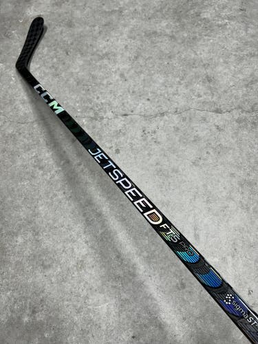 90 Flex P29 Senior CCM JetSpeed FT5 Pro Right Hand Hockey Stick Pro Stock NHL (New)